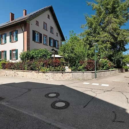 Schlafen Im Historischen Haus בית הארחה Weier