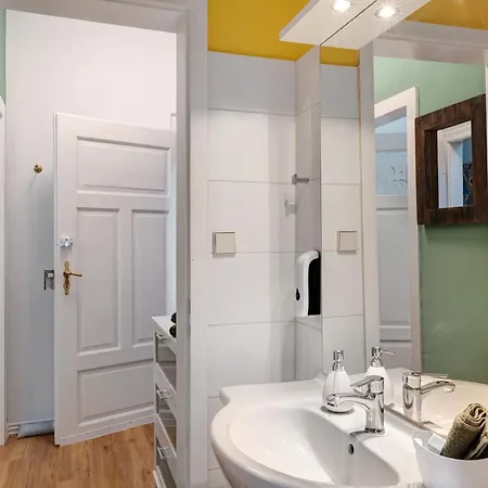 Schlafen Im Historischen Haus בית הארחה 3*